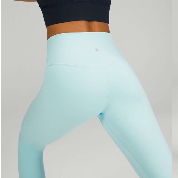 Lululemon High-Rise Crop Align 21” leggings in icing blue & large shopping bag - Picture 4 of 11
